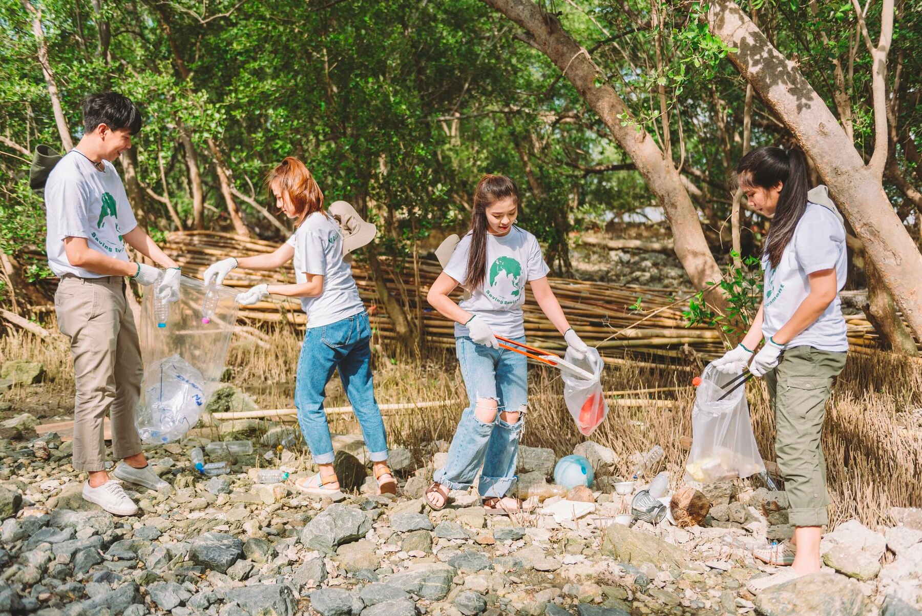 High school students doing community projects 